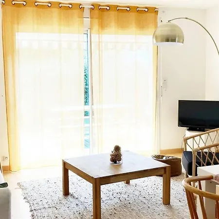 Le Glaz * Grande & Commerces A Pied * Jardin Apartment *
