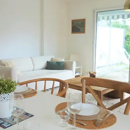Le Glaz * Grande & Commerces A Pied * Jardin